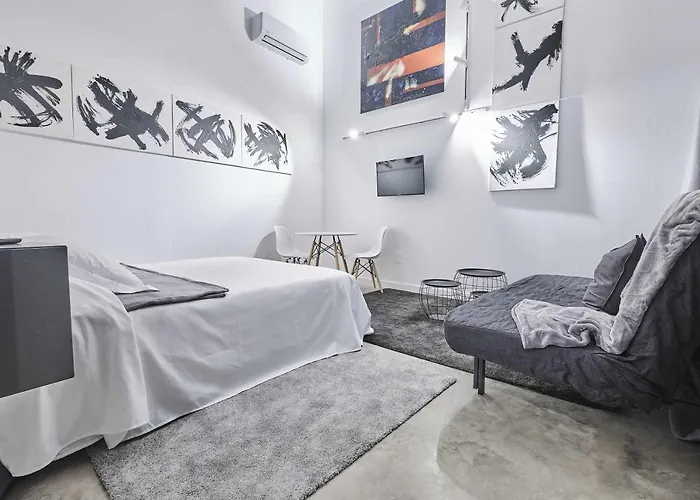 Dalia Modern & Luxury